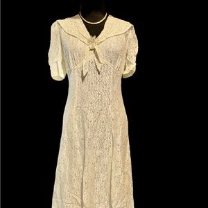Vintage shabby chic lace boho dress Sz sm with sailor collar with slip